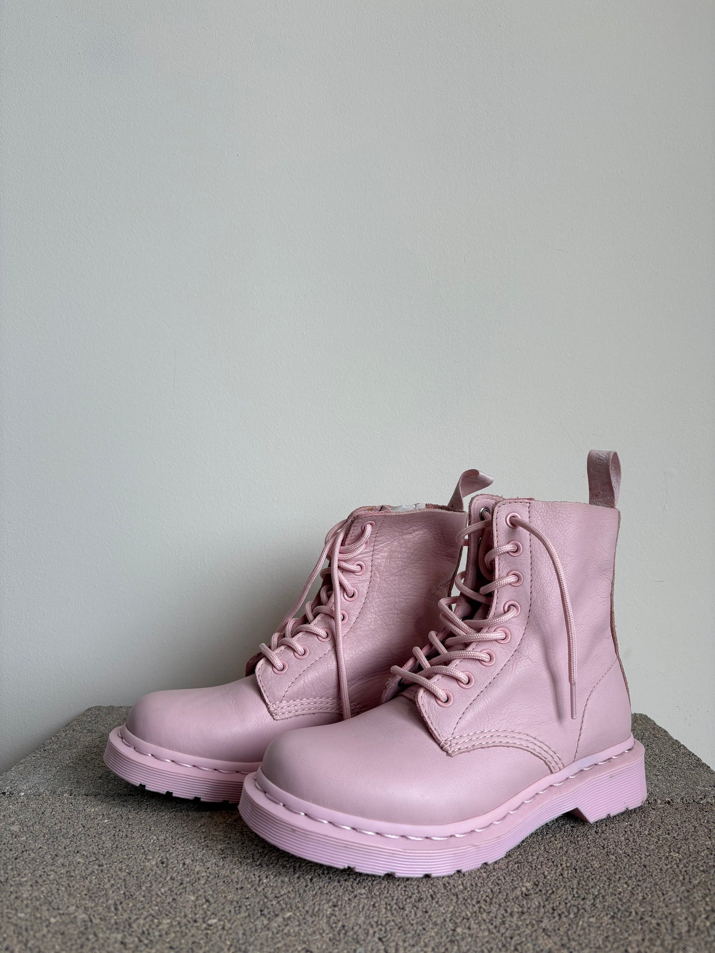 1460 Pascal Pink