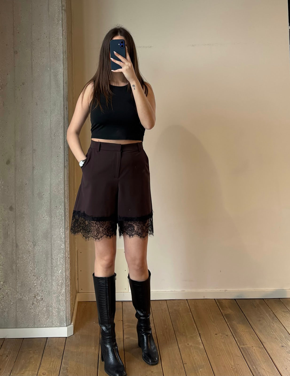 Short Mireya