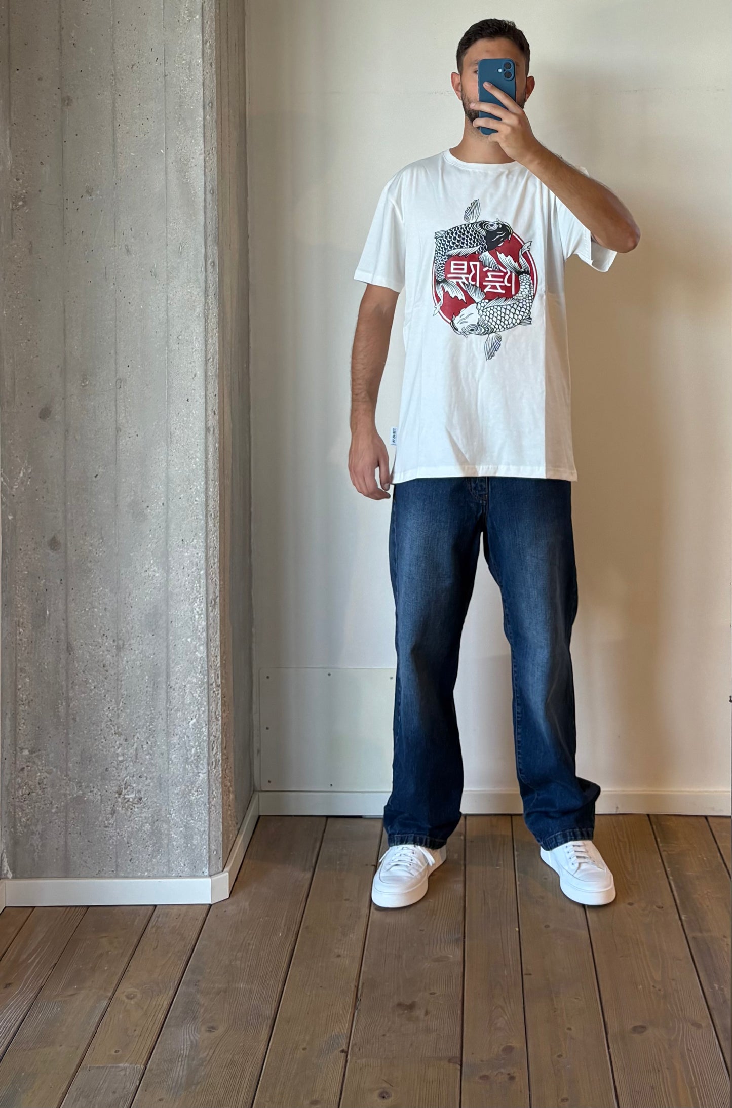 T-shirt con stampa Carpe Koi