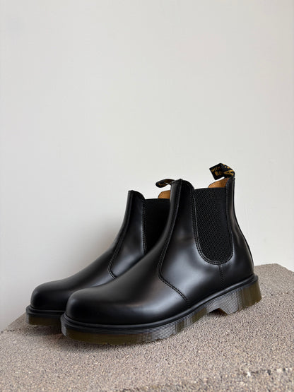 2976 Beatles Black Smooth