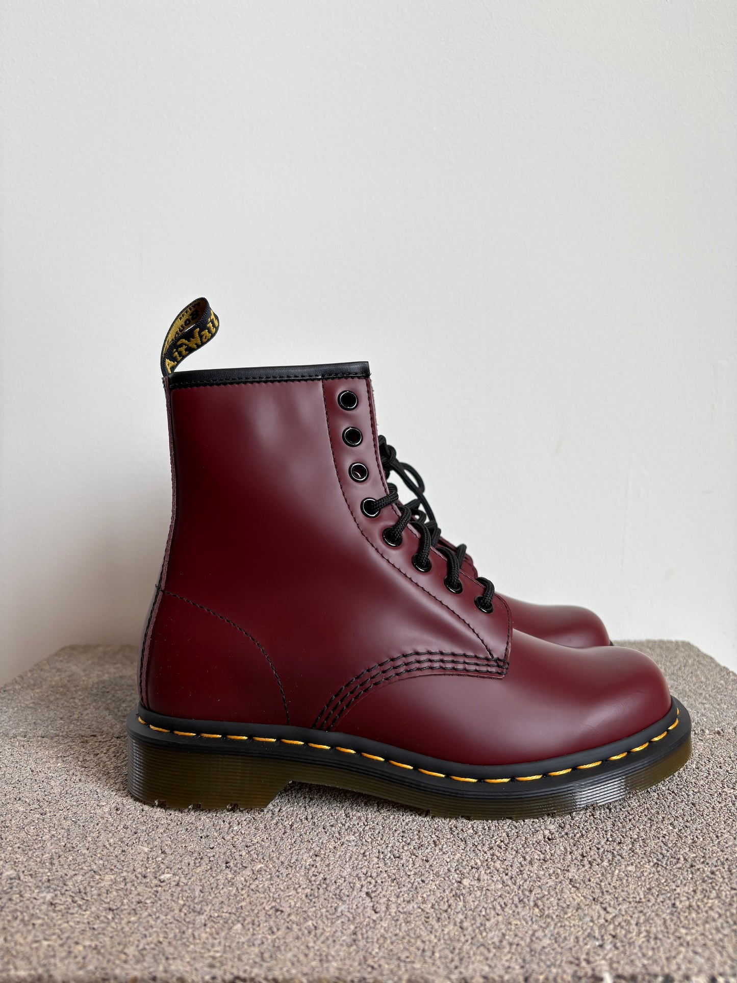 1460 Smooth Cherry Red