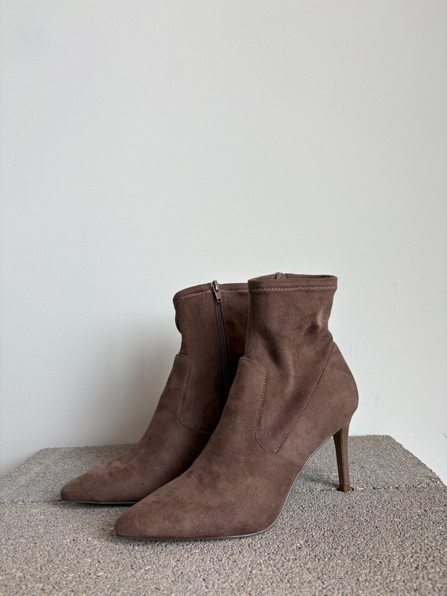 LAVA TAUPE MICROSUEDE