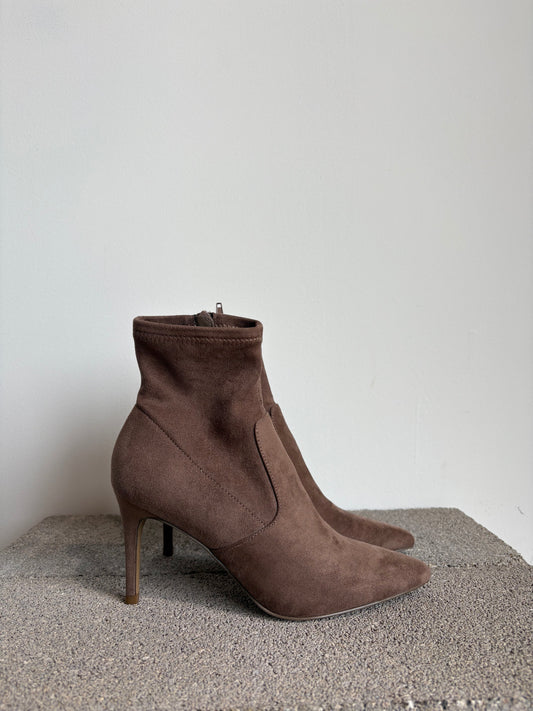 LAVA TAUPE MICROSUEDE