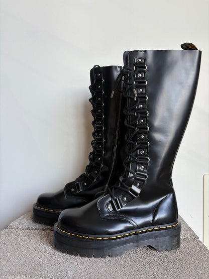 Britain XL Black Buttero