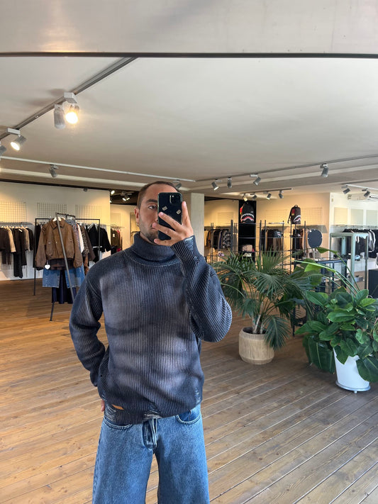 Distressed Sculpted Muscle Knit TurtleNeck