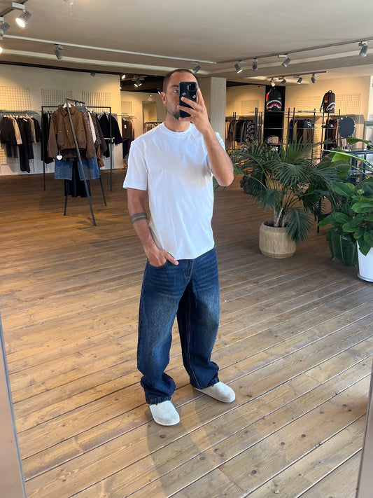 Overlap Embroidered Pocket Jeans