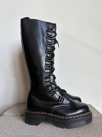 Britain XL Black Buttero