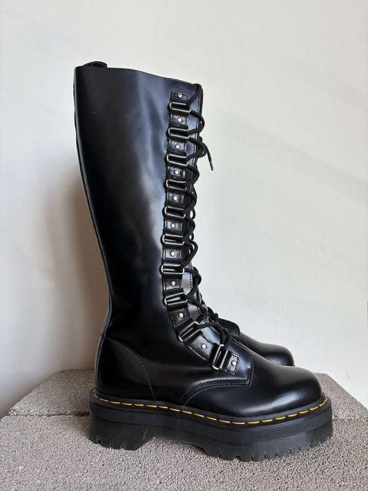 Britain XL Black Buttero