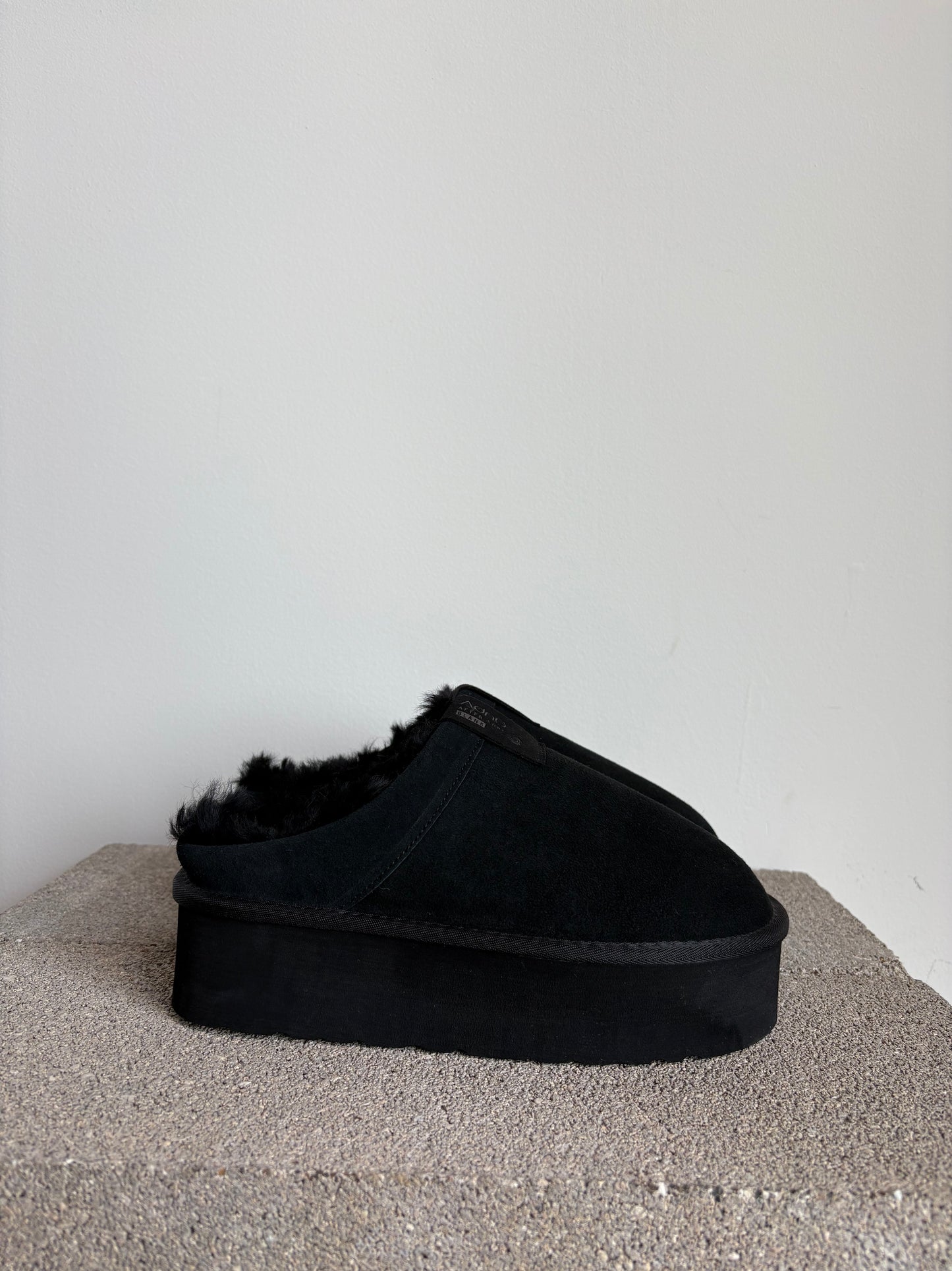 Platform Slide Black